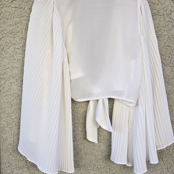 Navissi White Boho Bell Sleeve Blouse - Picture 6 of 6